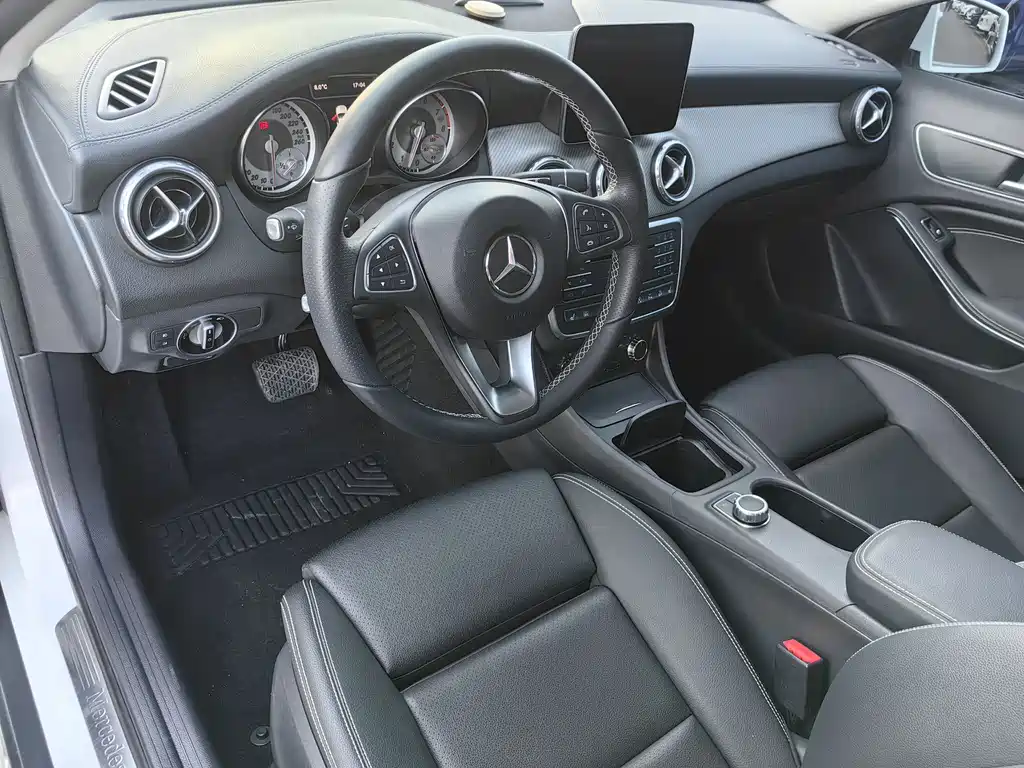 Mercedes-Benz GLA 2017 — фото 19