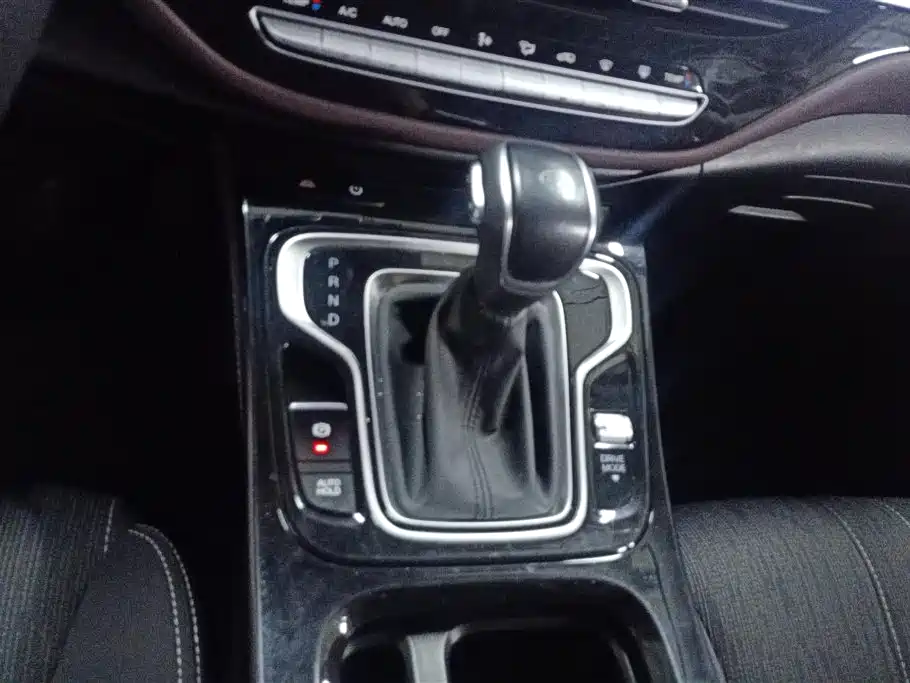 GAC Motor Trumpchi M6 2023 — фото 16