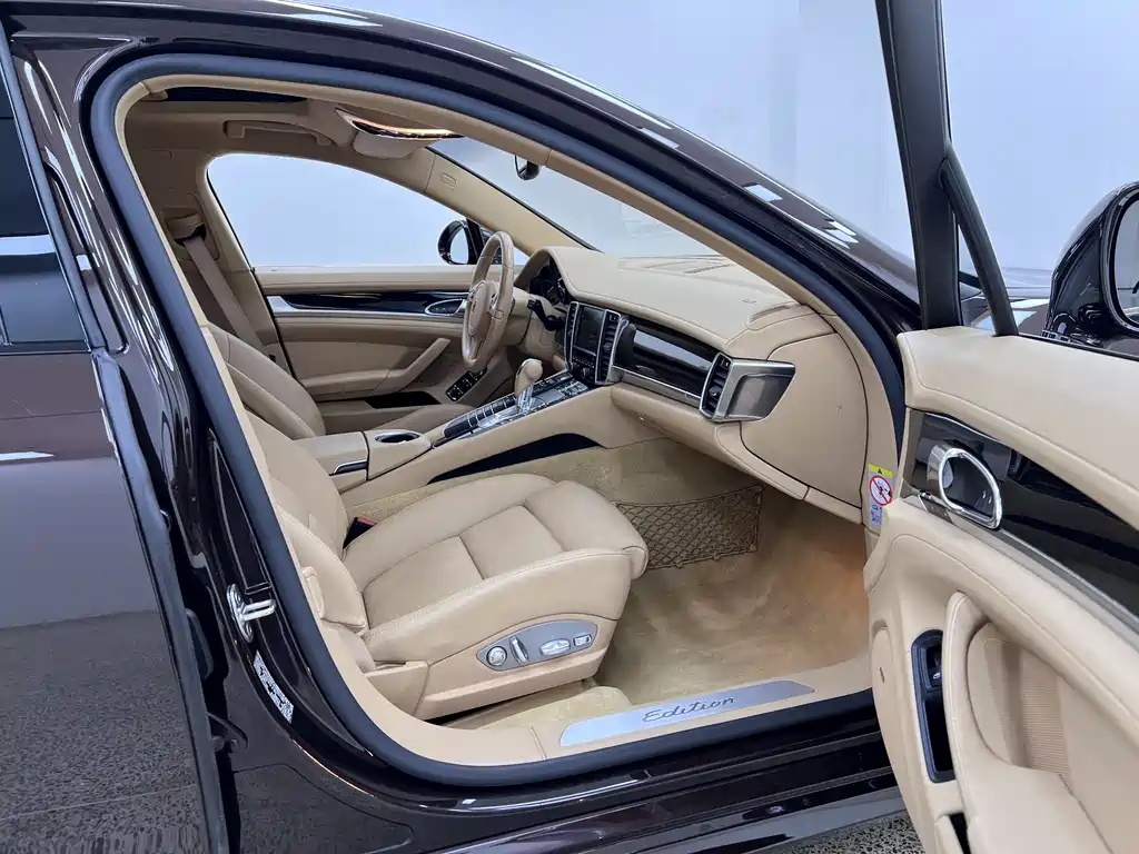 Porsche Panamera 2016 — фото 25