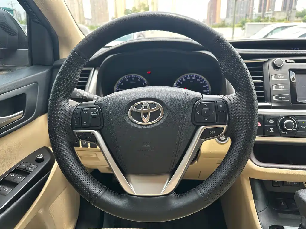 Toyota Highlander 2021 — фото 18