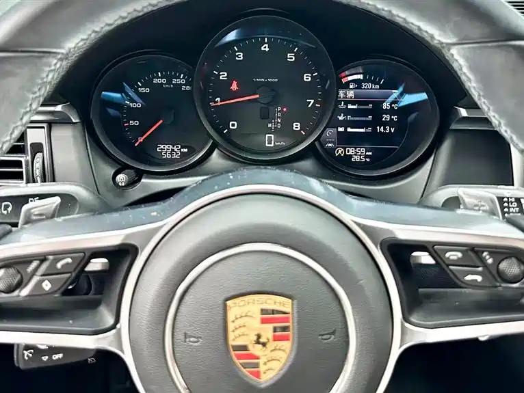 Porsche Macan 2021 — фото 15