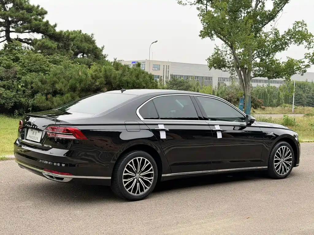 Volkswagen Phideon 2018 — фото 13