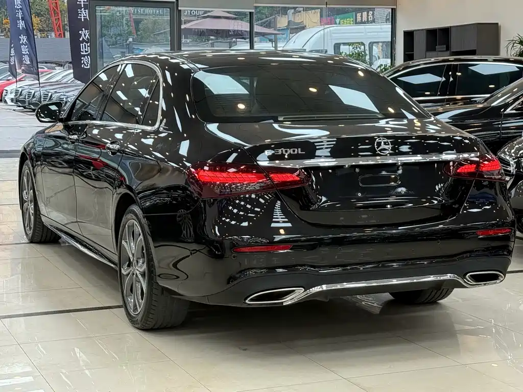 Mercedes-Benz E-Class 2023 — фото 23