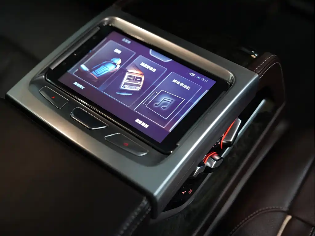 BMW 7 Series 2018 — фото 21