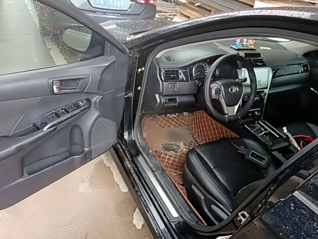 Toyota Camry 2014 — фото 16