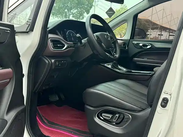 GAC Trumpchi M6 2023