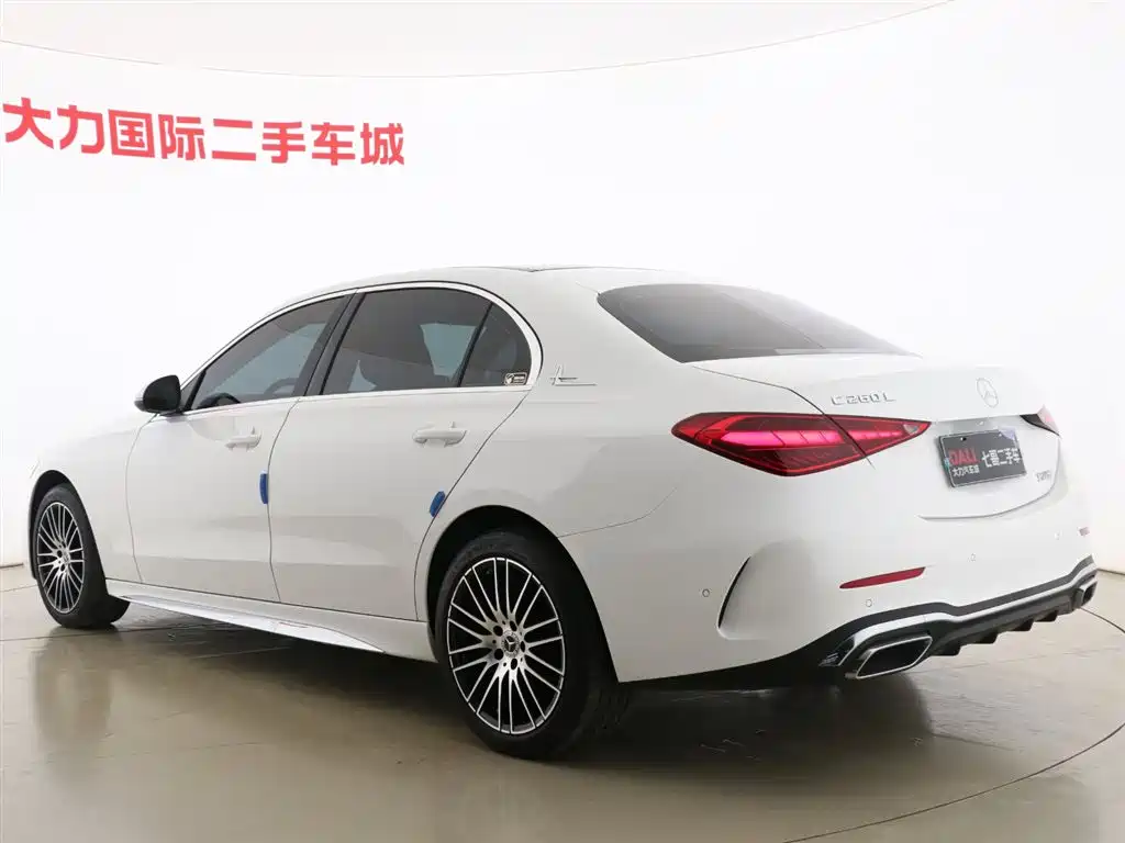 Mercedes-Benz C-Class 2024 — фото 10