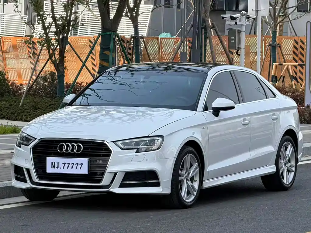 Audi A3 2019 — фото 1