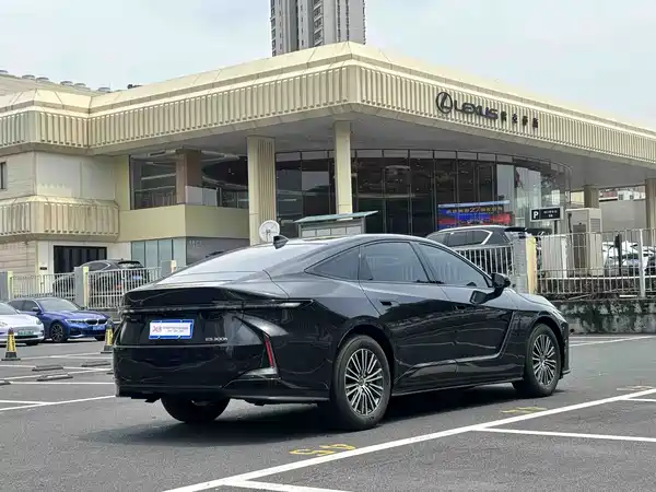 Lexus ES 2026