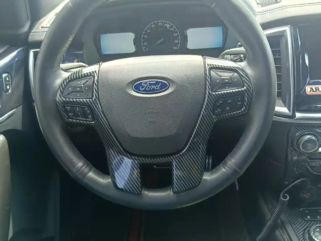 Ford Everest 2020 — фото 10