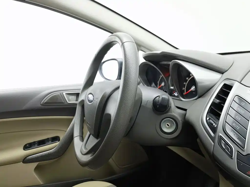 Ford Fiesta 2011 — фото 22