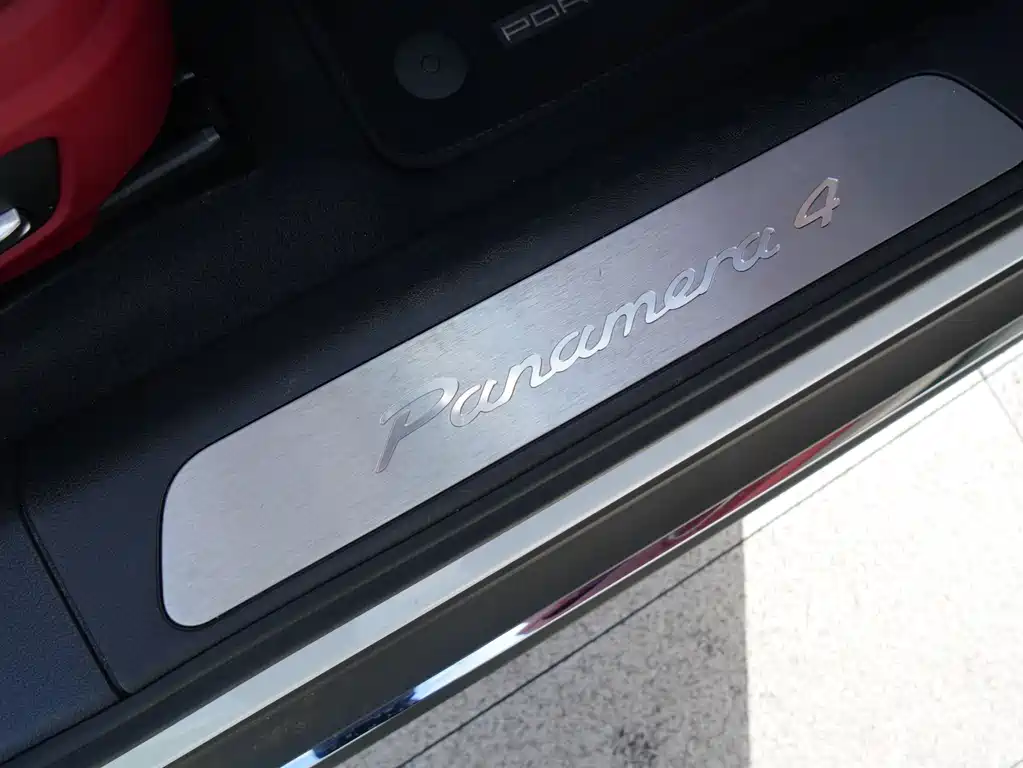 Porsche Panamera 2018 — фото 8