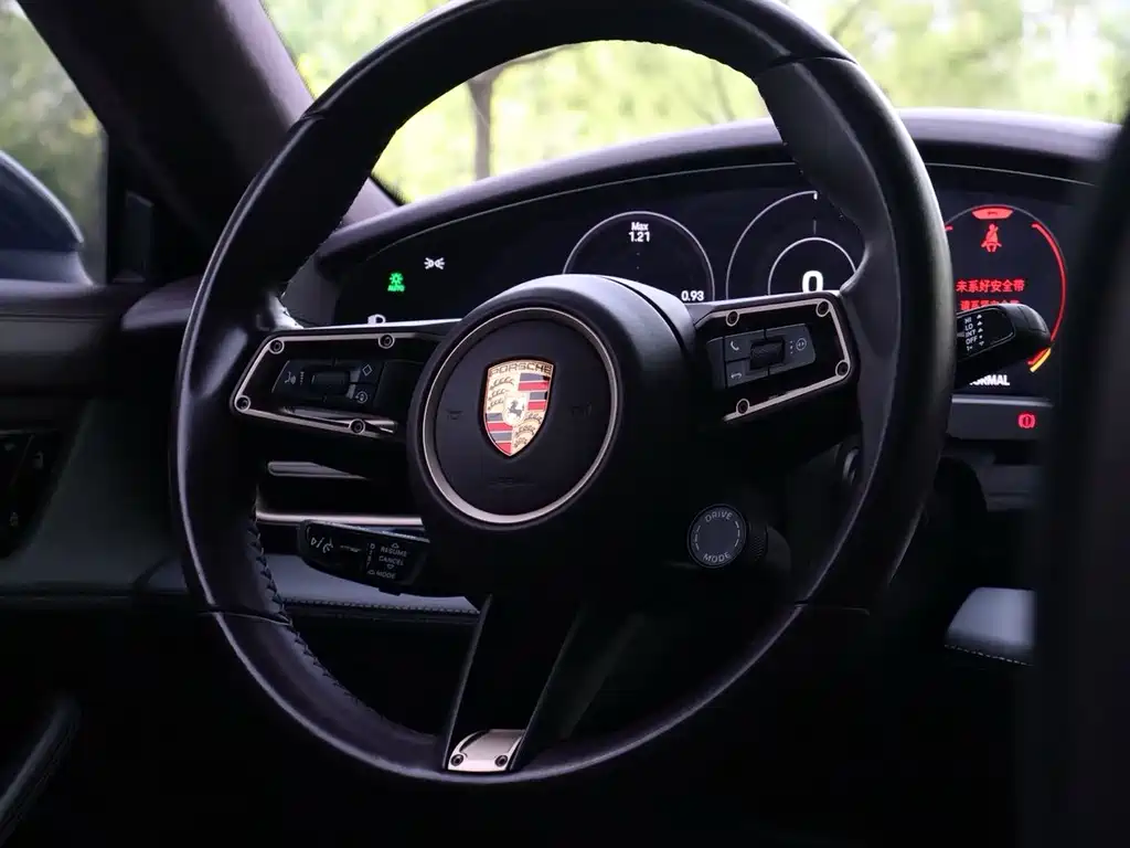 Porsche Taycan 2021 — фото 14