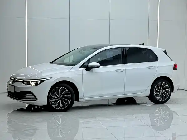 Volkswagen Golf 2024