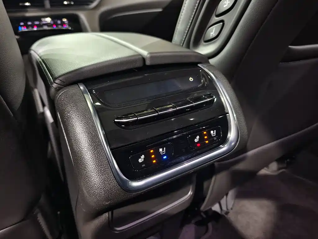 Buick Enclave 2024 — фото 17