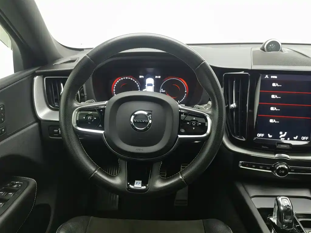 Volvo XC60 PHEV 2019 — фото 11