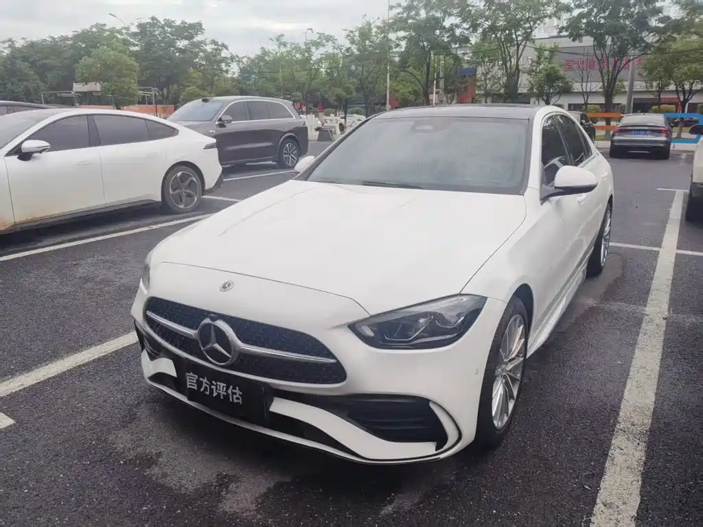 Mercedes-Benz C-Class 2024
