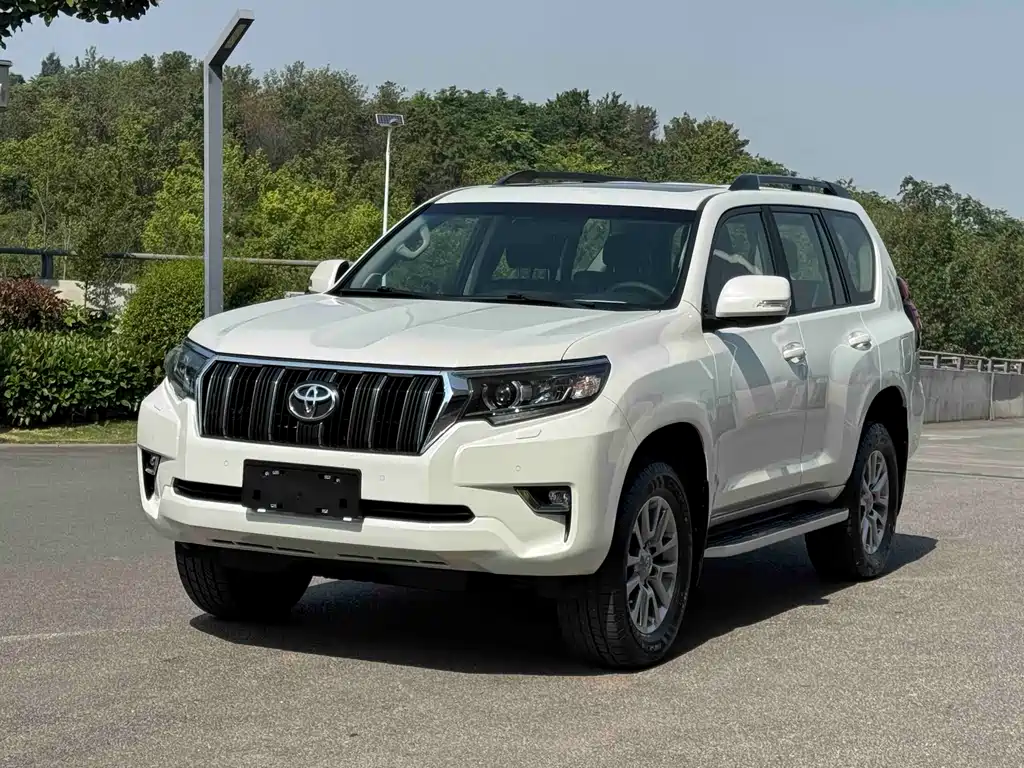 Toyota Prado 2018 — фото 1