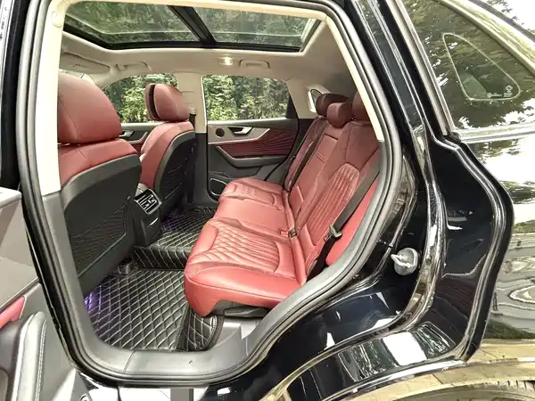 Hongqi HS5 2023
