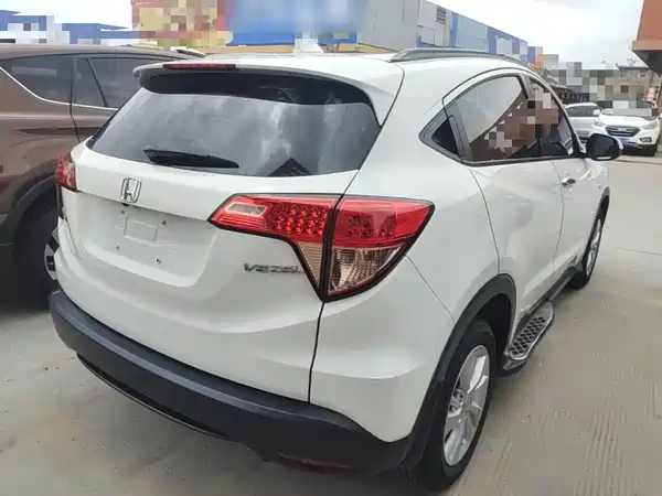 Honda Vezel 2016