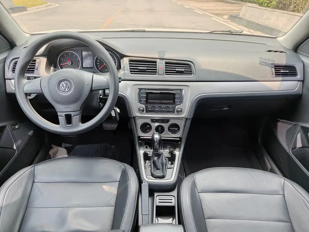 Volkswagen Lavida 2015