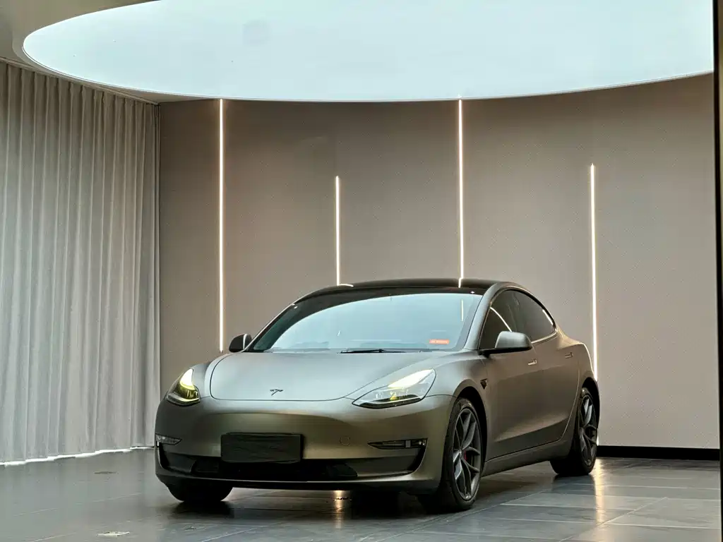 Tesla Model 3 2022 — фото 1