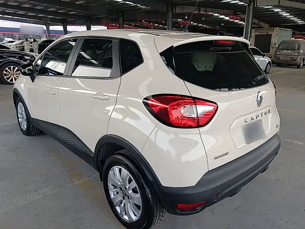 Renault Captur 2019 — фото 5