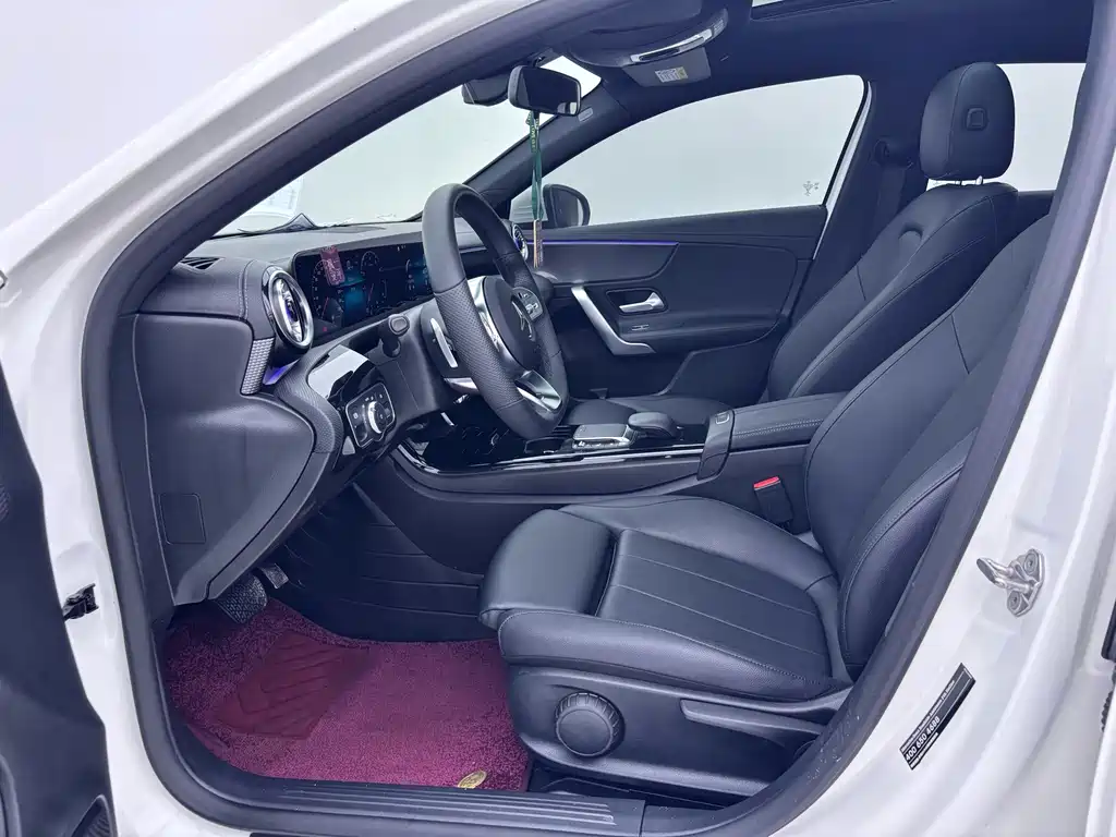 Mercedes-Benz A-Class 2022 — фото 12