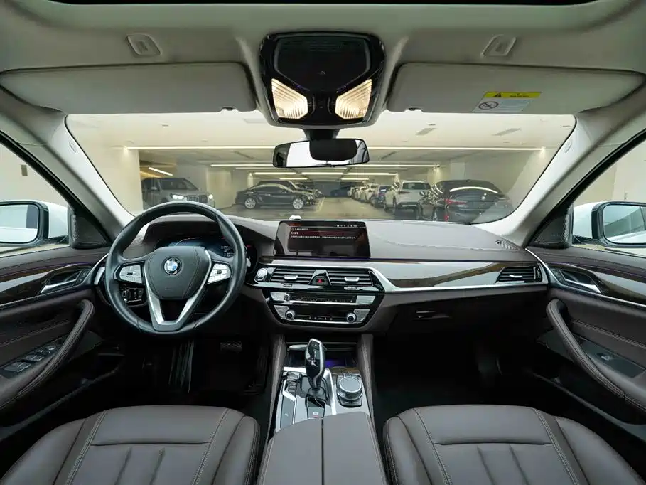 BMW 5 Series 2020 — фото 19