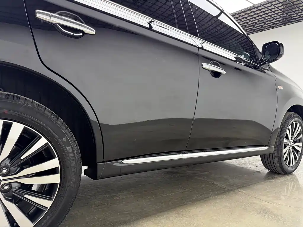 Mitsubishi Outlander 2022 — фото 27