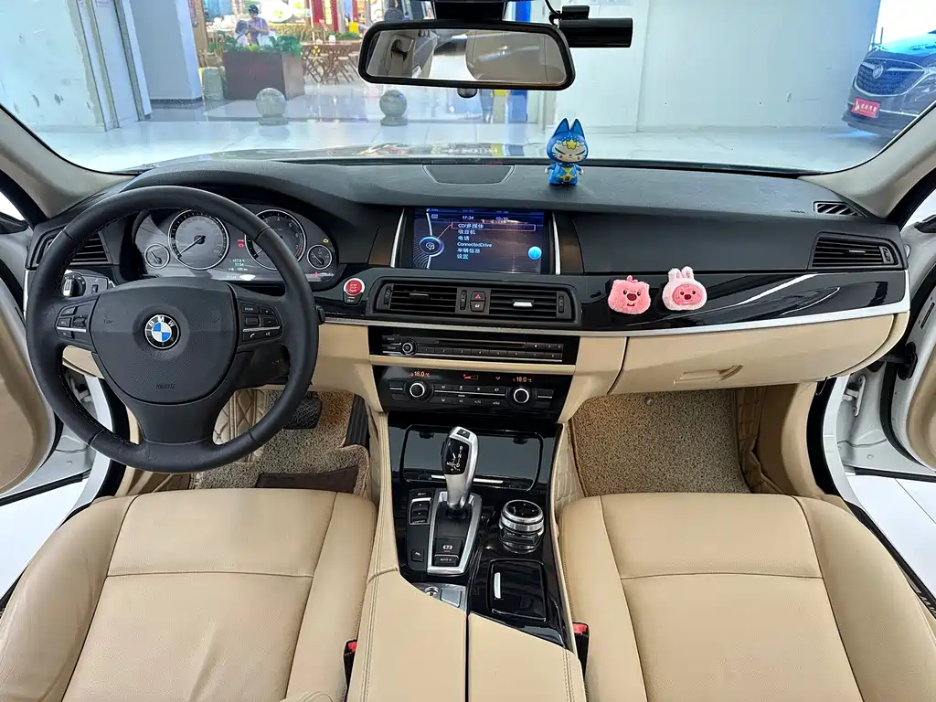 BMW 5 Series 2015 — фото 20
