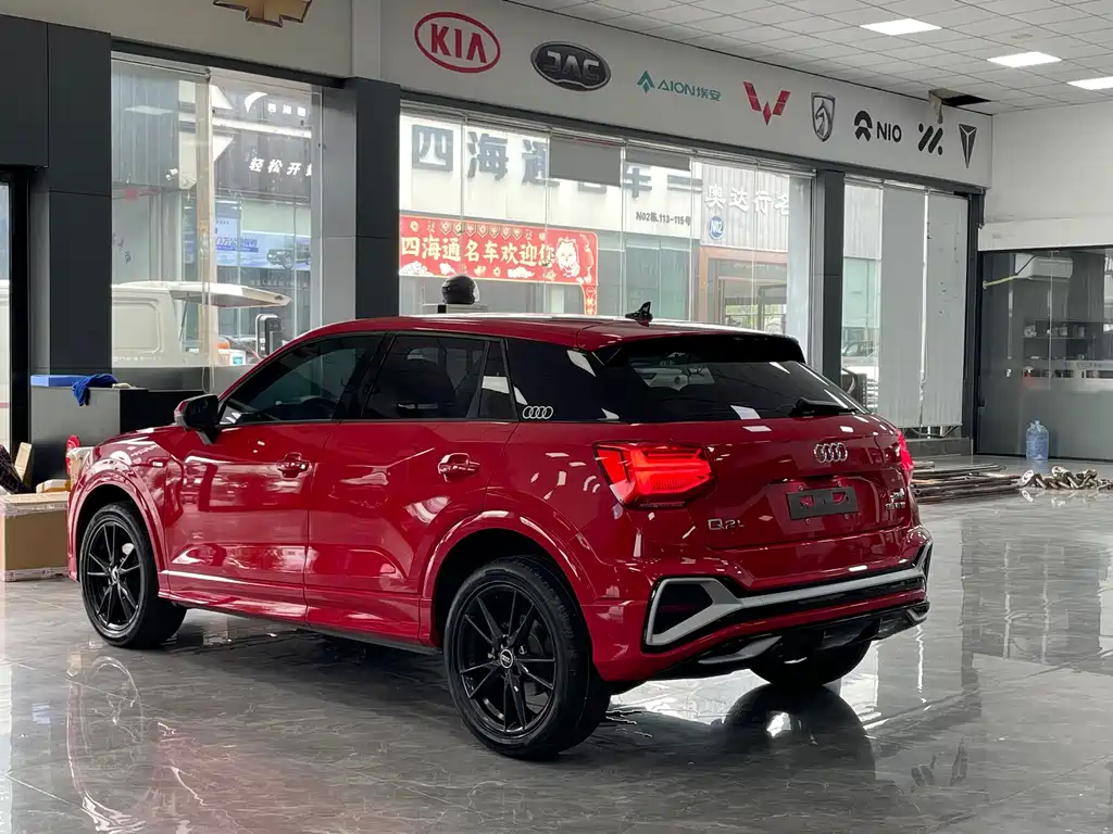 Audi Q2L 2022 — фото 15