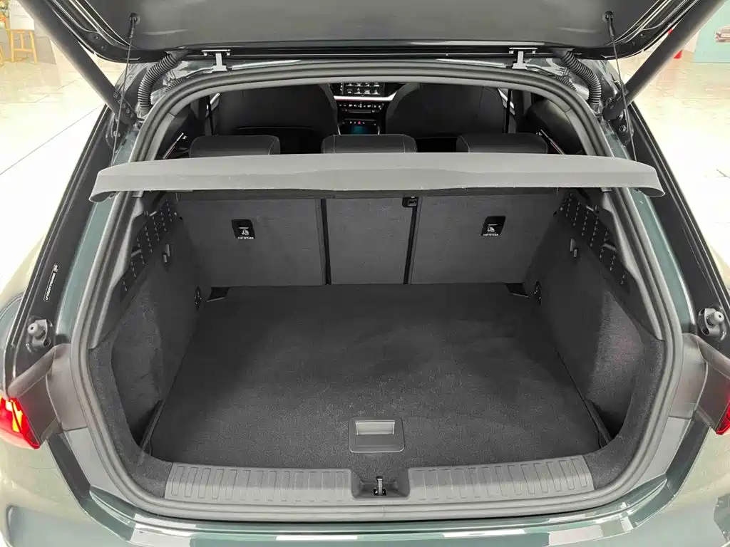 Audi A3 2023 — фото 16