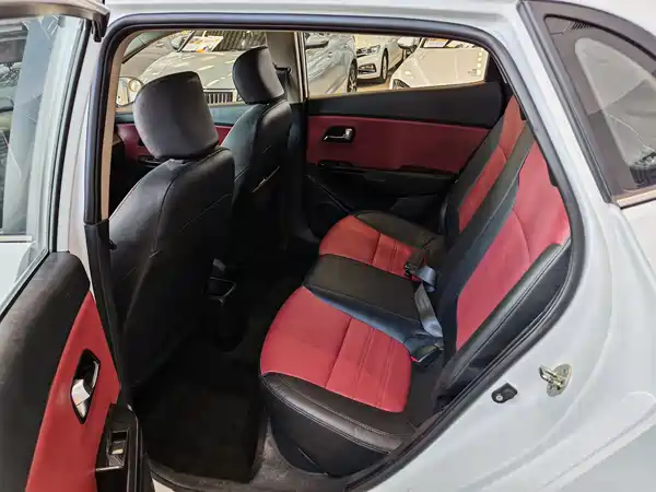 Kia K2 2015