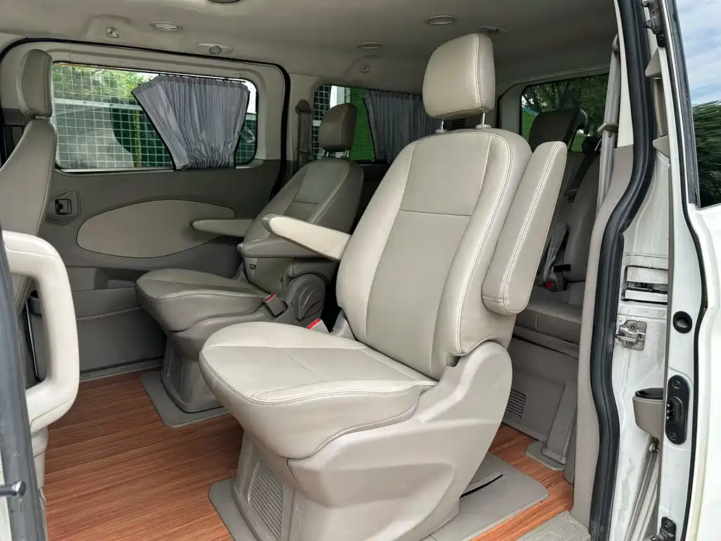 Ford Tourneo 2016 — фото 9