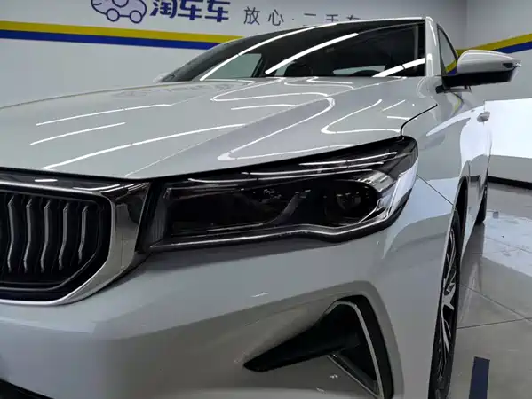 Geely Emgrand 2024