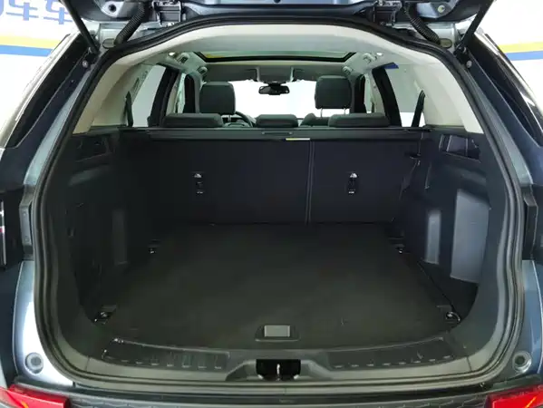 Land Rover Discovery Sport 2021