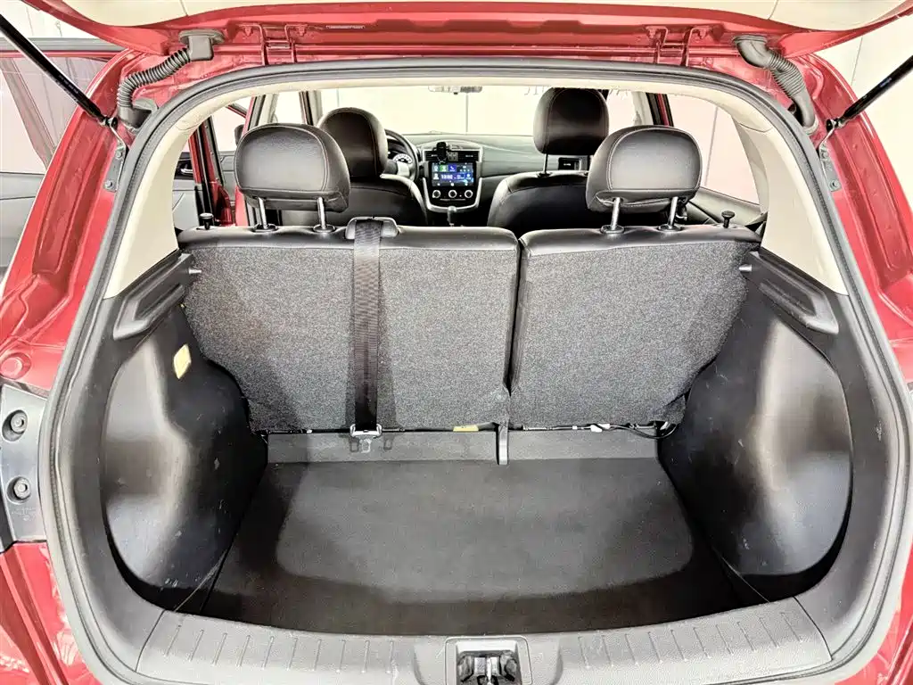 Nissan Tiida 2018 — фото 13