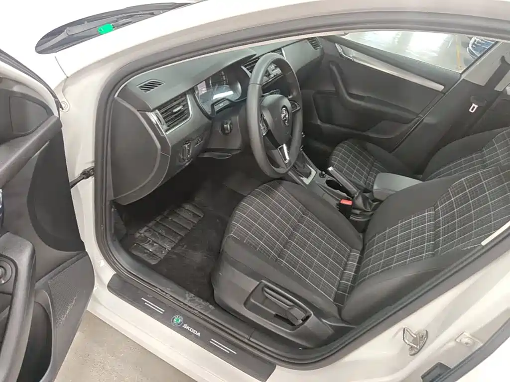Skoda Octavia 2020 — фото 16