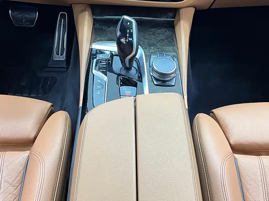 BMW 6 Series GT 2019 — фото 28