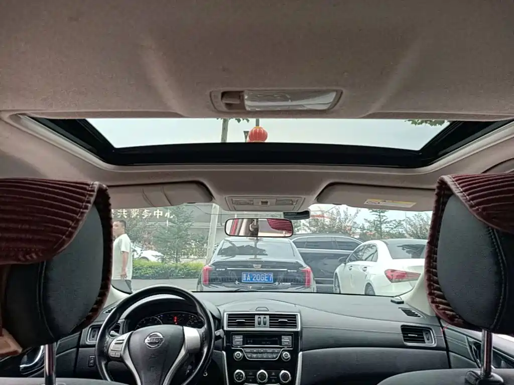 Nissan Tiida 2017 — фото 18