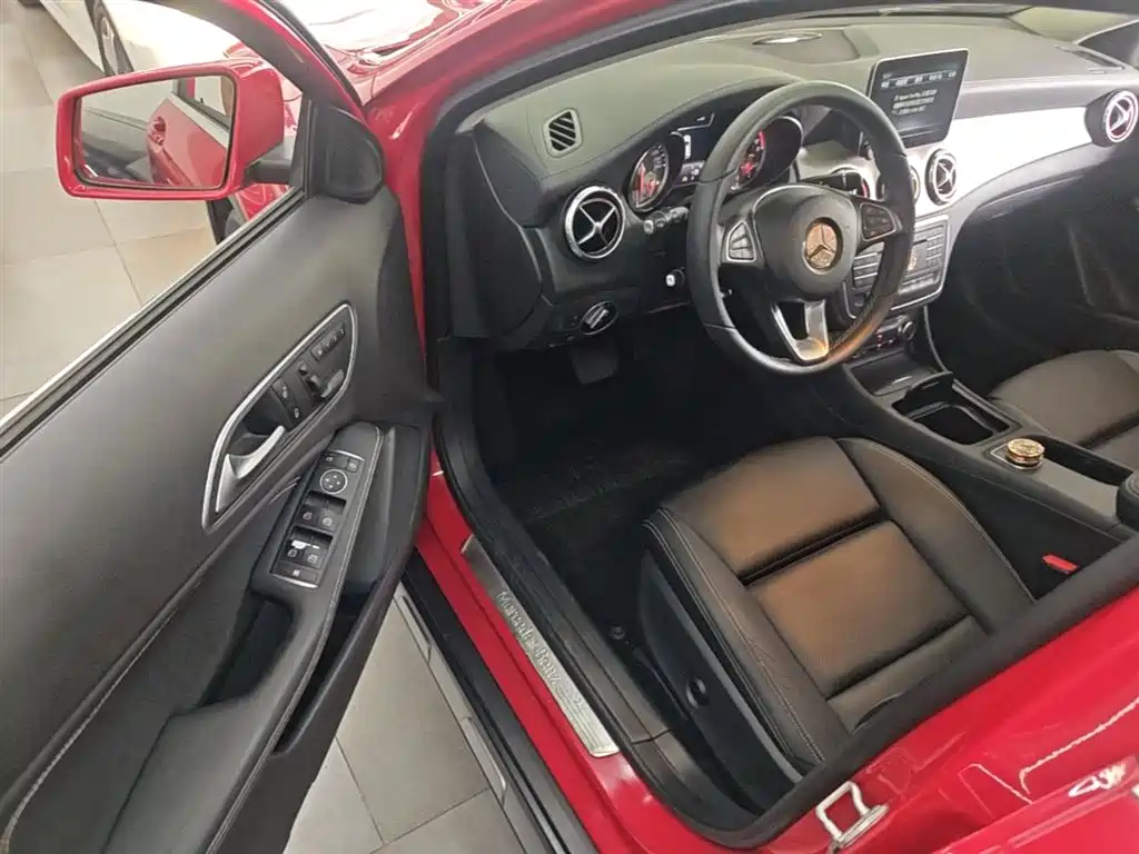 Mercedes-Benz GLA 2017 — фото 16