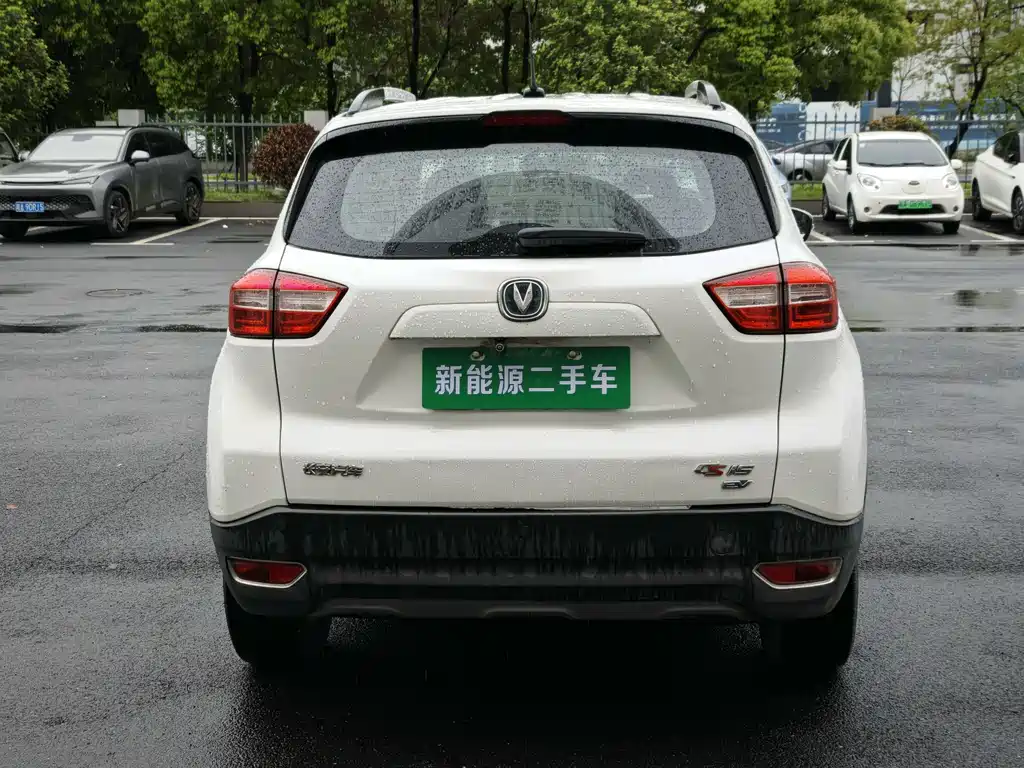 Changan CS15EV 2019 — фото 9