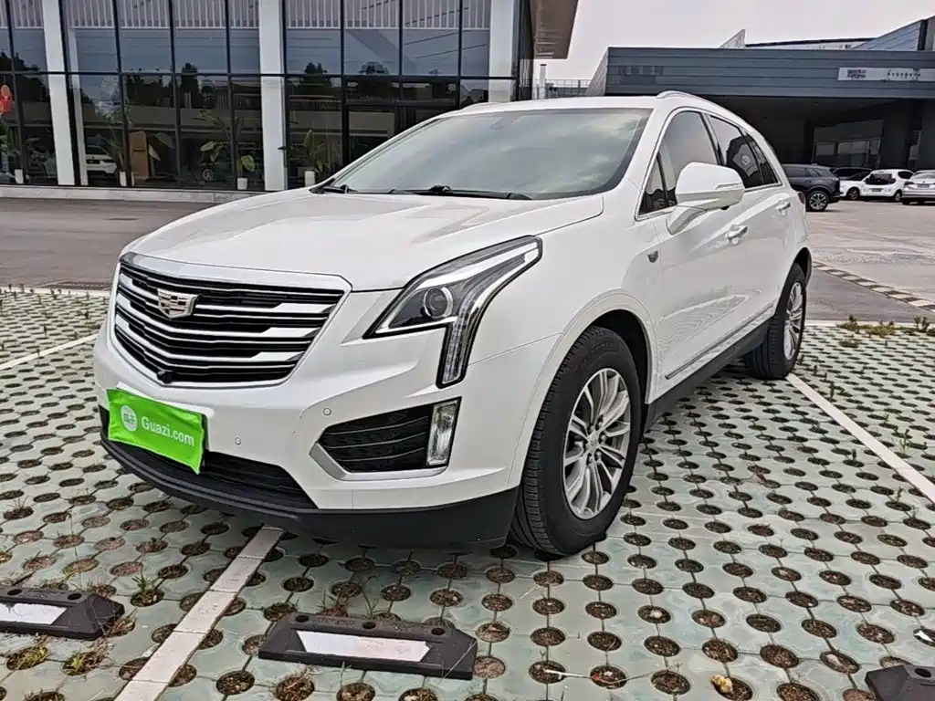 Cadillac XT5 2019 — фото 1