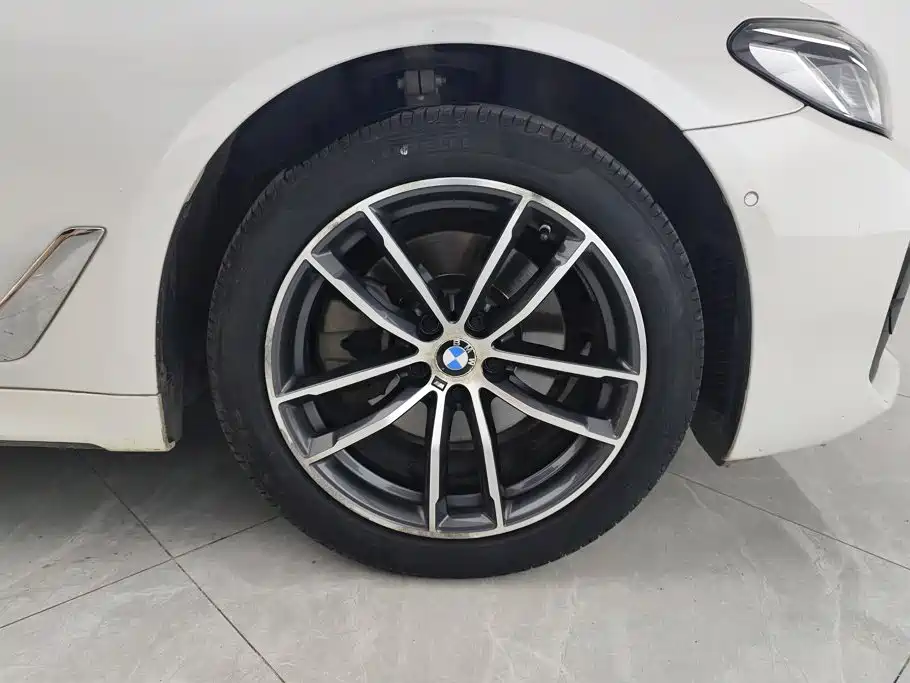 BMW 5 Series 2021