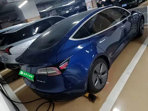 Tesla Model 3 2020