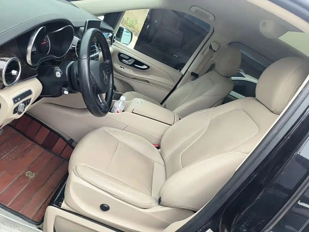 Mercedes-Benz V-Class 2019 — фото 15