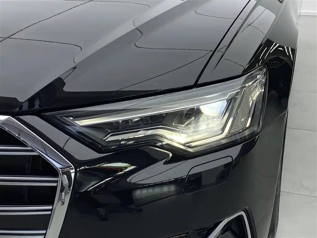 Audi A6L 2024 — фото 31