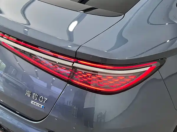 BYD Seal 07 DM-i 2025