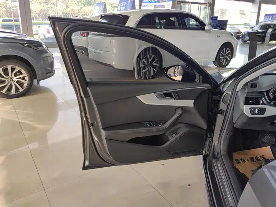 Audi A4L 2021